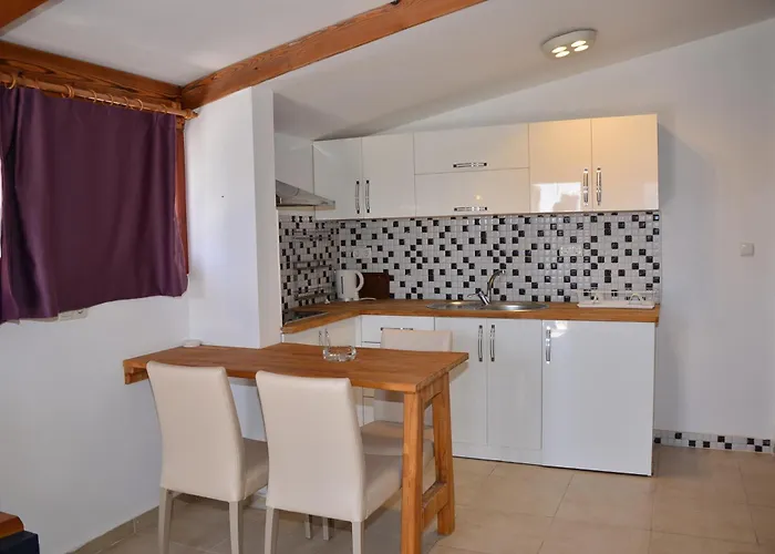 Aquarius מלון דירות סייד