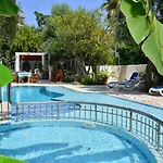 Aquarius 4* Side
