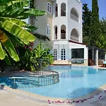 Aquarius Aparthotel