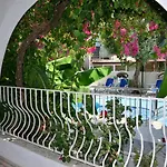 Aquarius 4* Side