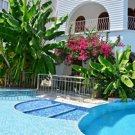 Aquarius Apartahotel