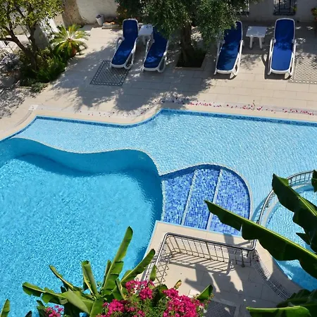 Aquarius Aparthotel 4*