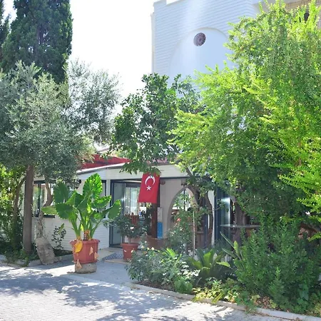 Aquarius Aparthotel 4*