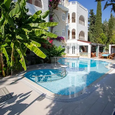 Aquarius Apartahotel