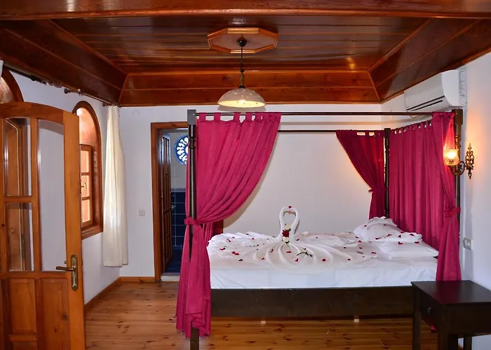 Aquarius Aparthotel 4*