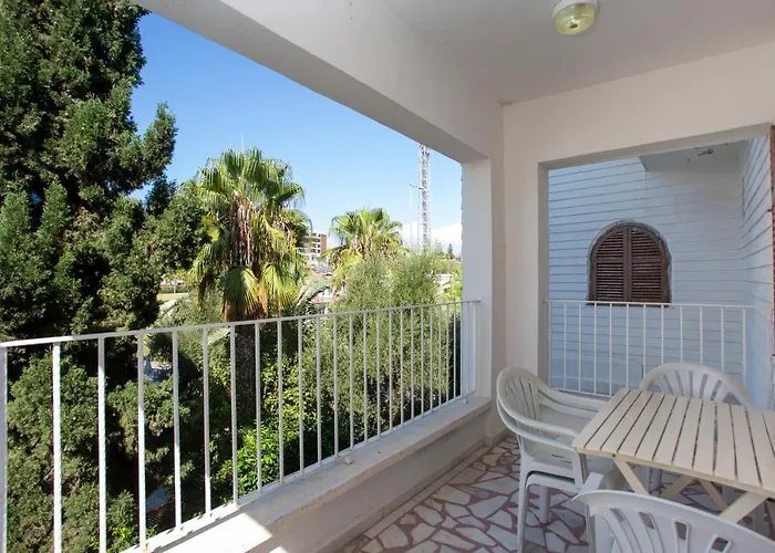 Aquarius Aparthotel 4*