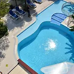 Aquarius 4* Side