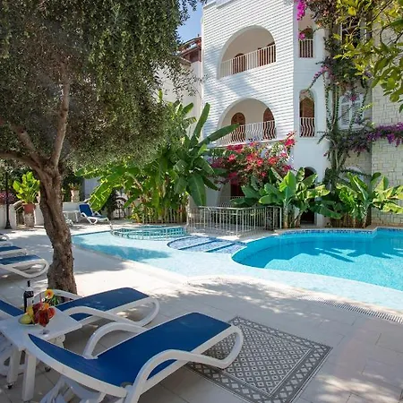 Aquarius Aparthotel 4*